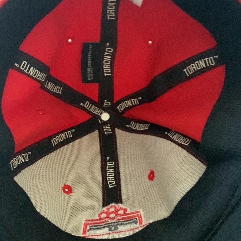 Toronto FC Red Baseball Cap - Picture 3 of 8